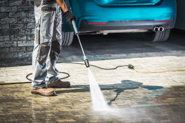 Cost of Driveway Pressure Washing in Sarasota