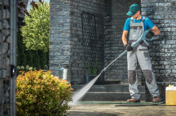 Cost of Outside House Cleaning in Sarasota